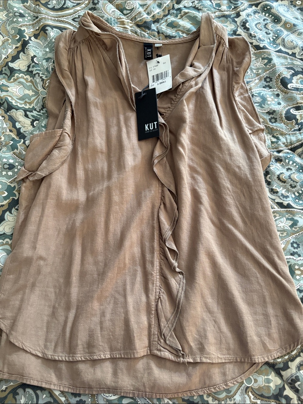 Kut from the Kloth Sleeveless Ruffle Front Blouse in Taupe XS NWT
